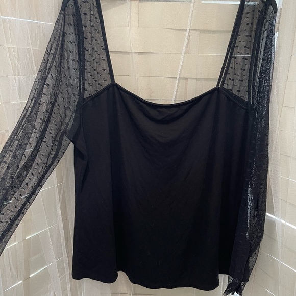 SHEIN Tops - 🔴3/$15🔴 Shein Curve Flowy Blouse with sheer sleeves